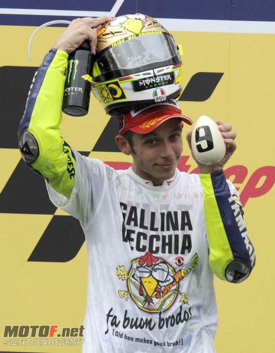 valentino-rossi-yamaha-131_jpg_700.jpg