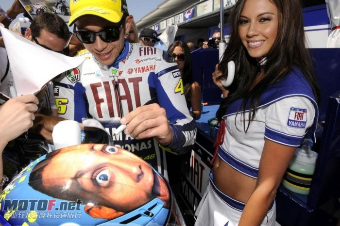 valentino-rossi-yamaha-120_jpg_700.jpg