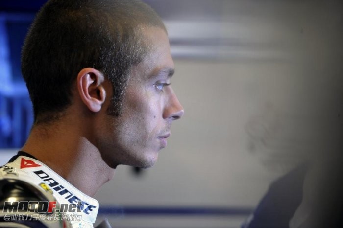 valentino-rossi-yamaha-122_jpg_700.jpg