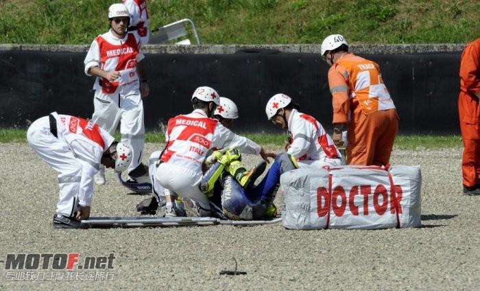 valentino-rossi-yamaha-142_jpg_700.jpg