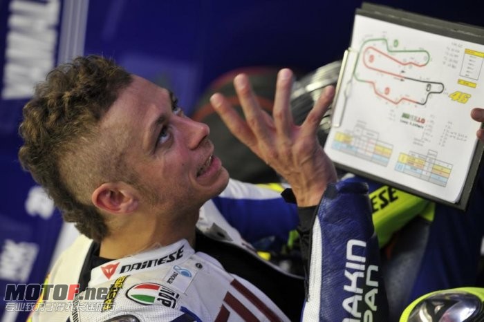 valentino-rossi-yamaha-141_jpg_700.jpg