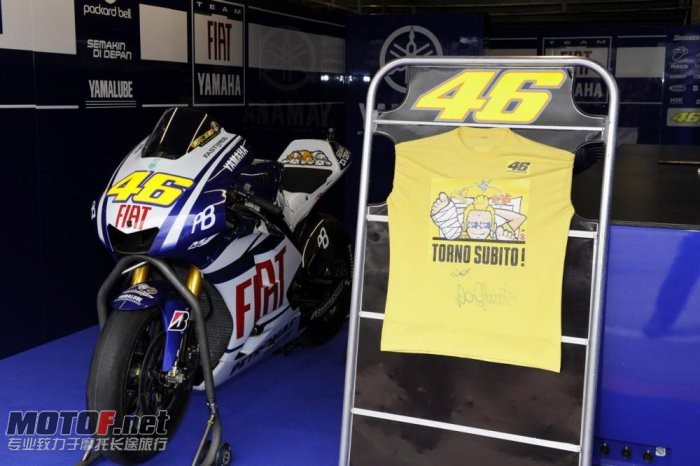valentino-rossi-yamaha-147_jpg_700.jpg