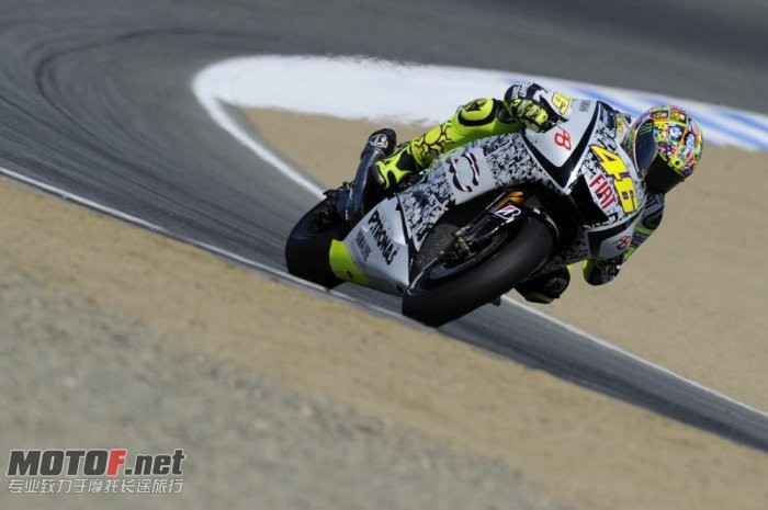 valentino-rossi-yamaha-152_jpg_700.jpg
