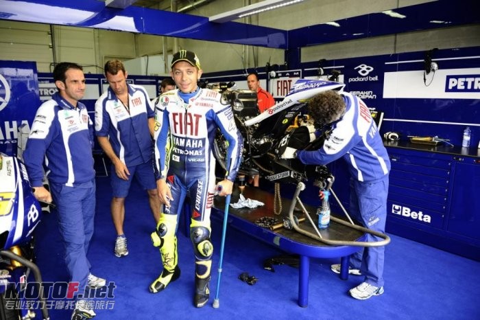 valentino-rossi-yamaha-151_jpg_700.jpg