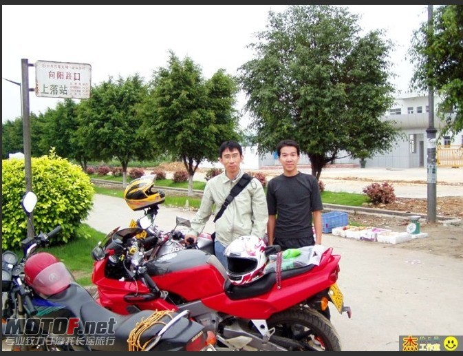 95CB400.jpg