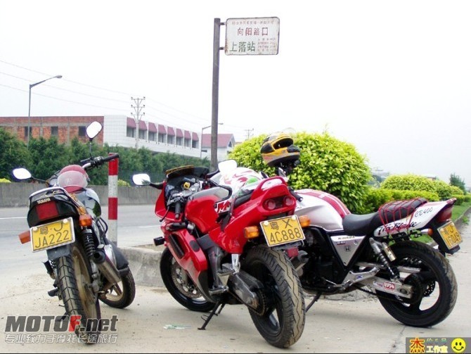 95CB400.2.jpg