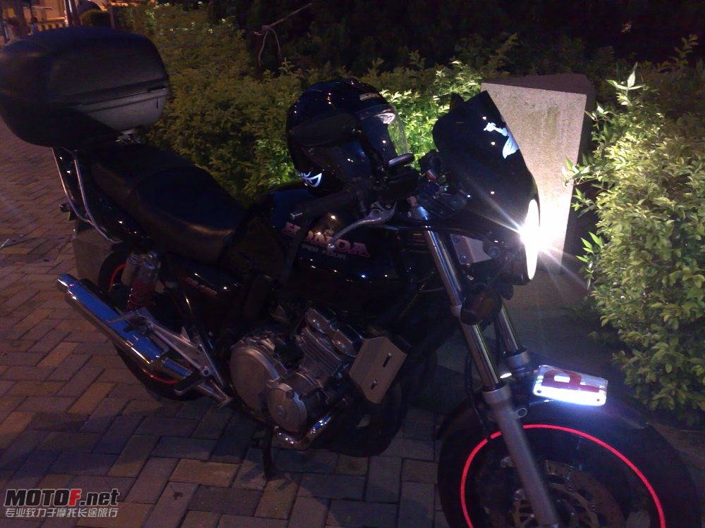 CB400.8.jpg