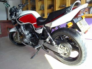 东莞市石排镇出售一辆2010年的4代本田CB400