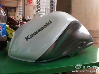 出售09 Z1000 原装油箱