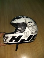 出售一个成色很新的hjc 头盔cs-14