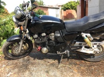 出台XJR400