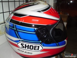 深圳2500出售SHOEI头盔